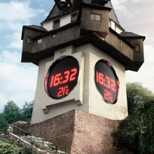 uhrturm "der zeit voraus"
